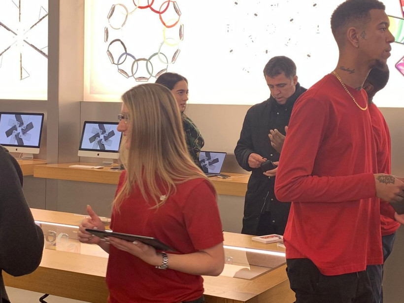 Hakan Şükür'ün yeni görüntüleri çıktı! Yanındakini herkes eşi sandı meğer... - Resim: 3