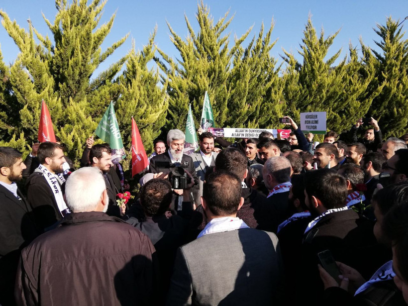 Alparslan Kuytul cezaevinden çıktı eşine ve çocuklarına böyle sarıldı - Resim: 2