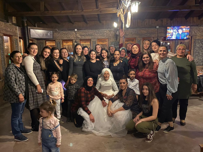 70 yıllık gelinlik hayali 85 yaşında gerçekleşti - Resim: 1