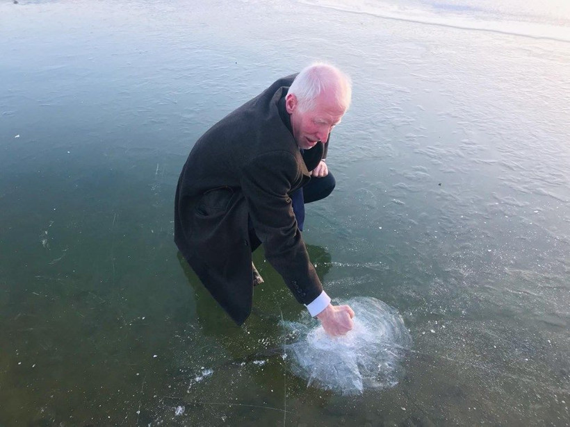 Bayburt'tan film sahnelerini aratmayan manzara! Donan gölde hatıra fotoğrafı - Resim: 3