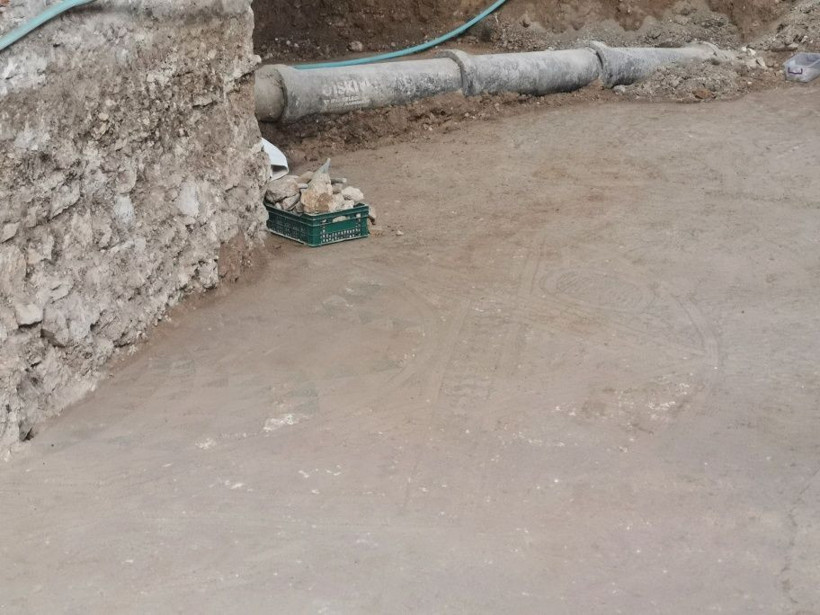 Zeytinburnu belediye binasının altından çıktı ucu bulunmaya çalışılıyor - Resim: 4