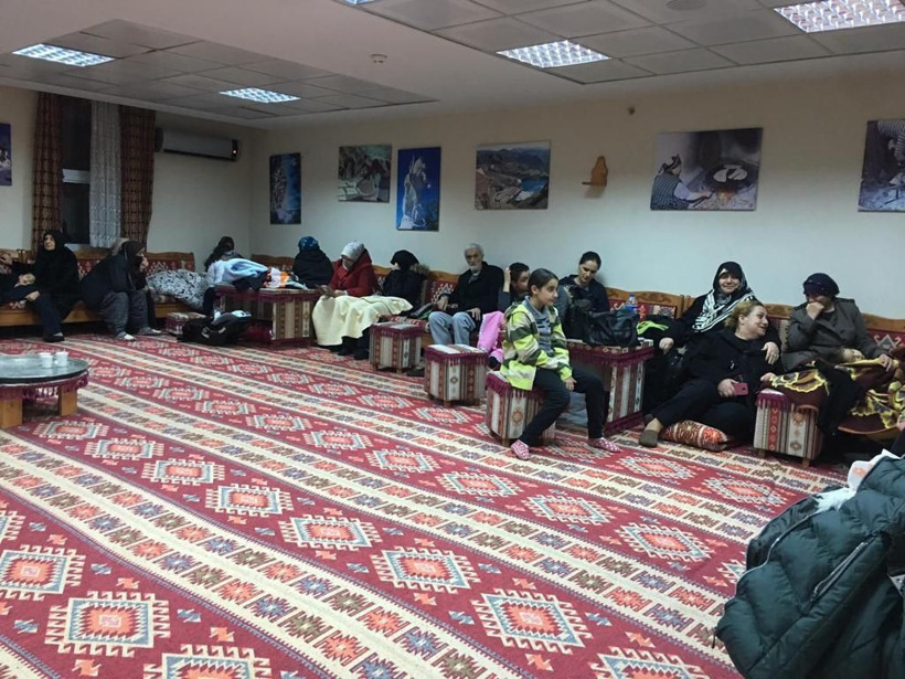 Elazığ'daki deprem sonrası Gençlik ve Spor Bakanlığı seferber oldu - Resim: 4