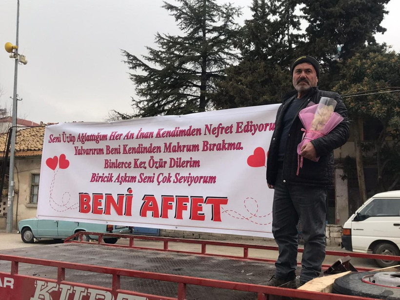 Burdur'da barışmak için pankart açan adamı eşi polise şikayet etti - Resim: 3