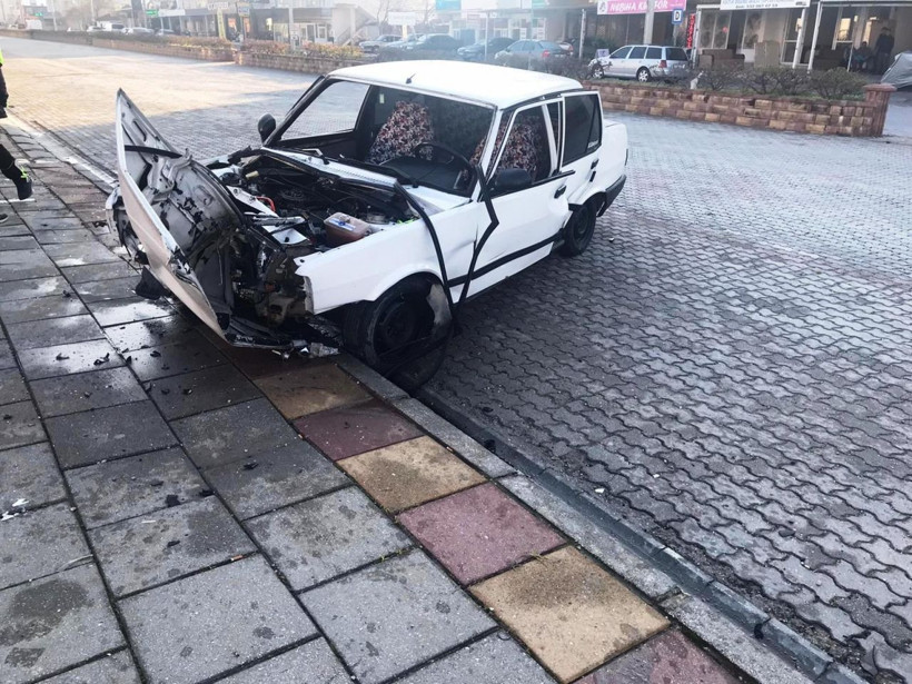 Muğla'da makas atan sürücü kaza yapınca otomobilden fırladı - Resim: 3