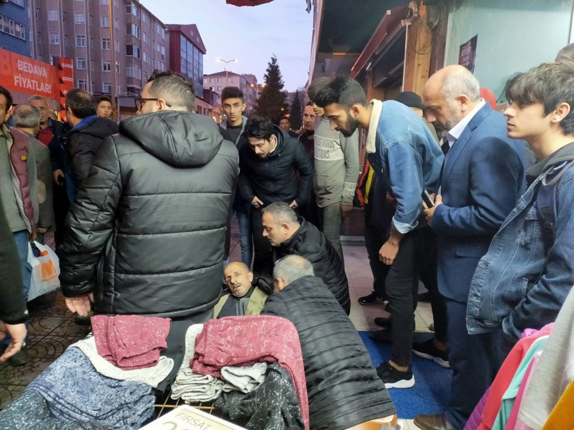 Zonguldak'ta bir kişi husumetlisi tarafından cadde ortasında tabancayla vuruldu - Resim: 1