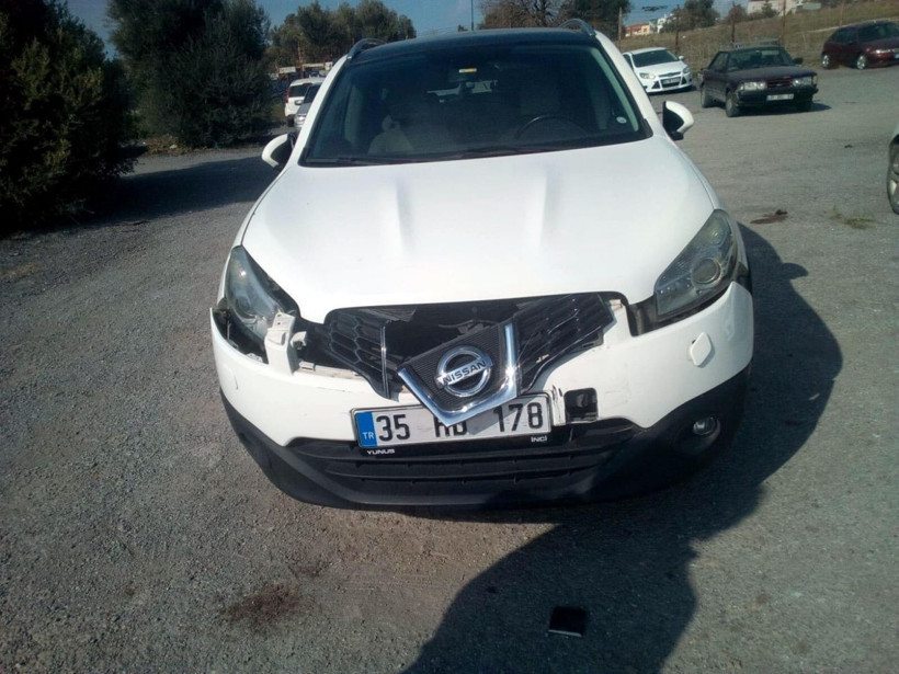 Çekicinin yoldan kaldırdığı aracını dağılmış halde buldu - Resim: 2