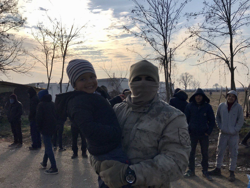 Mehmetçiğin kucağından indirmediği sığınmacı çocuğu Yunan gaza boğdu - Resim: 4