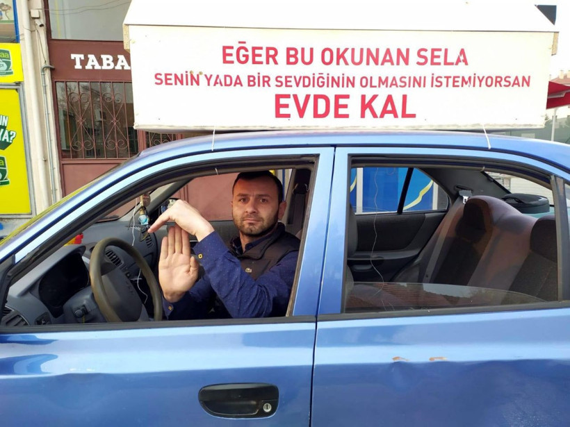 Bolu'da tabutu aracına bağladı sela dinletti yazıyı görenler şaştı kaldı - Resim: 1