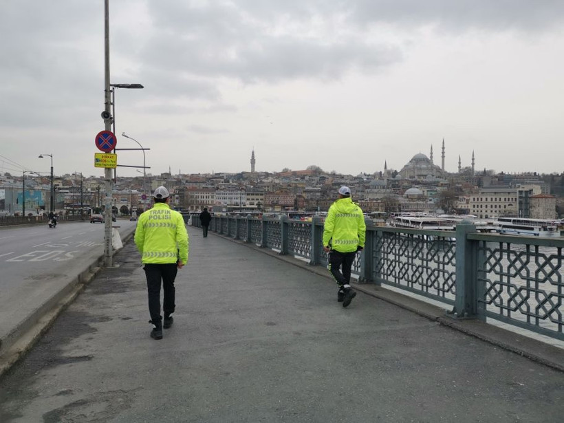 İstanbul'da koronavirüs yasaklarına böyle cevap verdi kovana kadar buradayız - Resim: 4