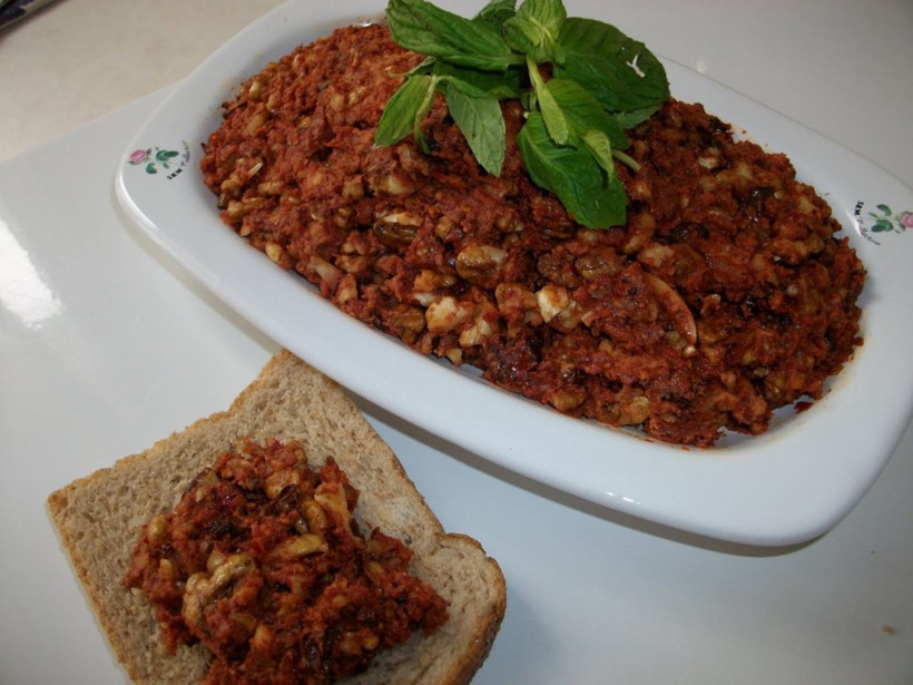 Kahvaltıların vazgeçilmezi ev çemeni nasıl yapılır? - Resim: 2