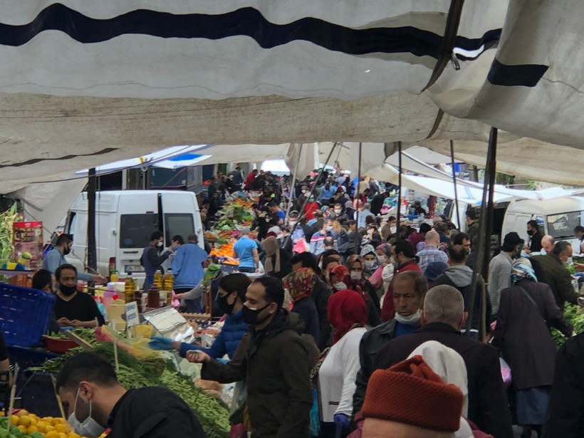 Şişli'deki semt pazarında iç içe alışveriş yaptılar - Resim: 3