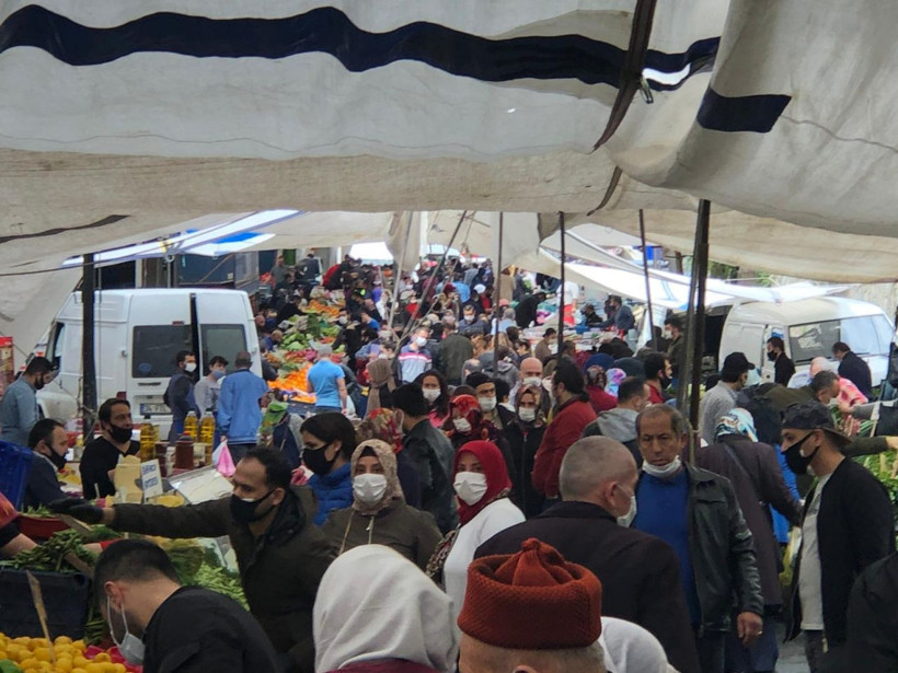 Şişli'deki semt pazarında iç içe alışveriş yaptılar - Resim: 2