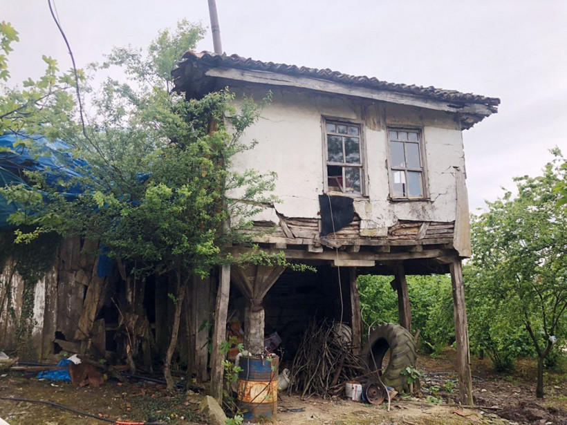 Sakarya'da yaşadığı evi gören hayrete düşüyor yıkıldı yıkılacak - Resim: 4