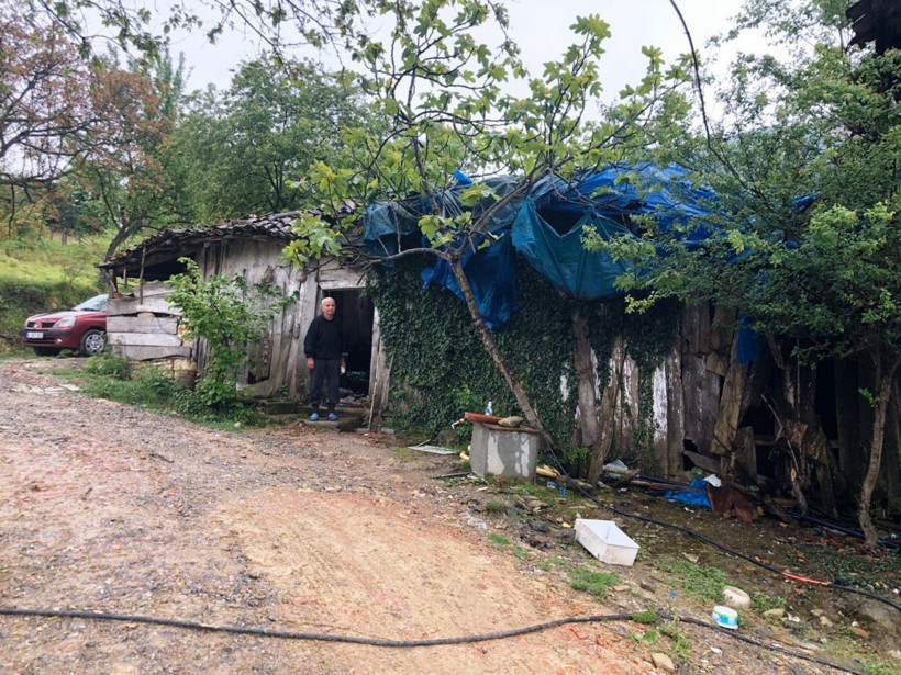 Sakarya'da yaşadığı evi gören hayrete düşüyor yıkıldı yıkılacak - Resim: 2