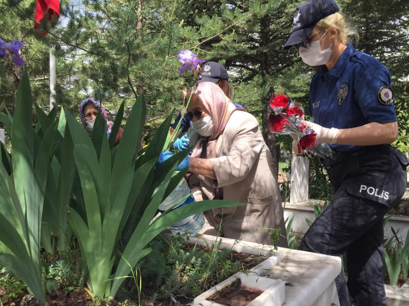 Şehit annesinin dileğini polis evlatları yerine getirdi - Resim: 1