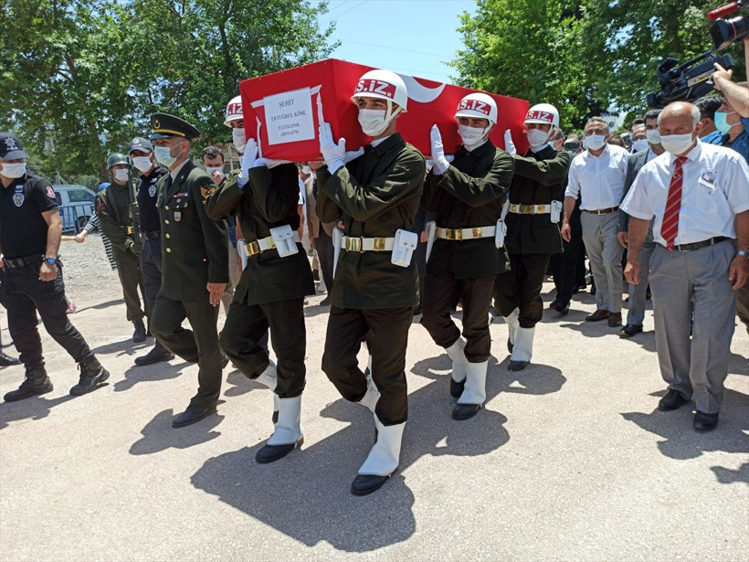 Şehit Piyade Uzman Onbaşı Ertuğrul Köse son yolculuğuna uğurlandı - Resim: 2