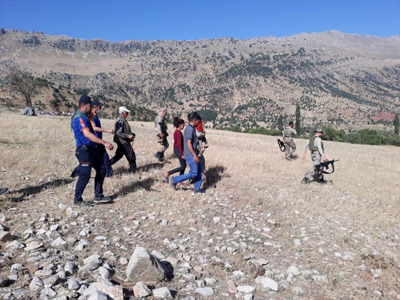 Siirt'te kaybolan 3 yaşındaki çocuk jandarmanın çalışmasıyla bulundu - Resim: 2