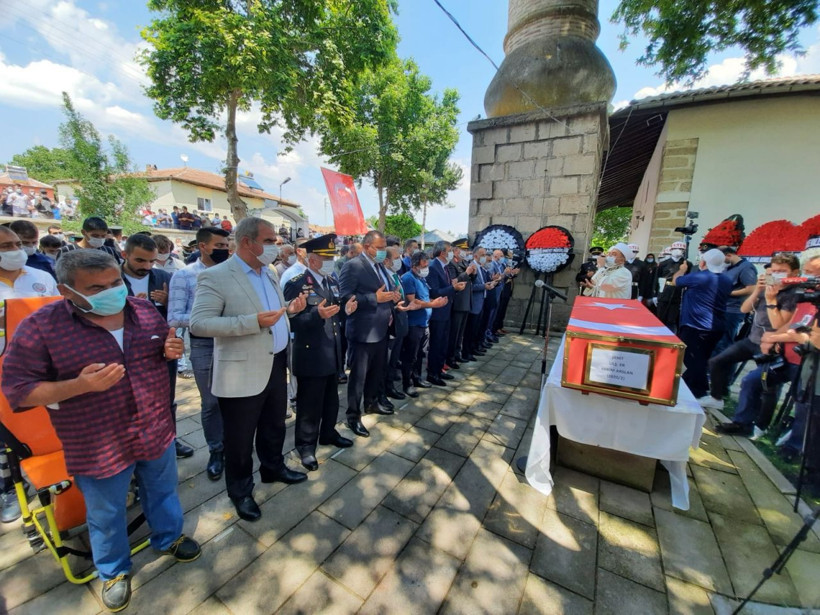 Mersin şehitleri son yolculuğuna uğurlandı! Gözyaşları sel oldu - Resim: 1