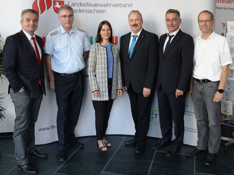 Almanya'da Türk kadın başkana skandal sözler! Seni gerçekte de öpmeyi isterim... - Resim: 1