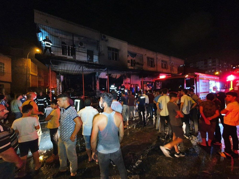 Adana'da bu kadar da olmaz dedirten olay! Seyirci gibi izlediler - Resim: 1