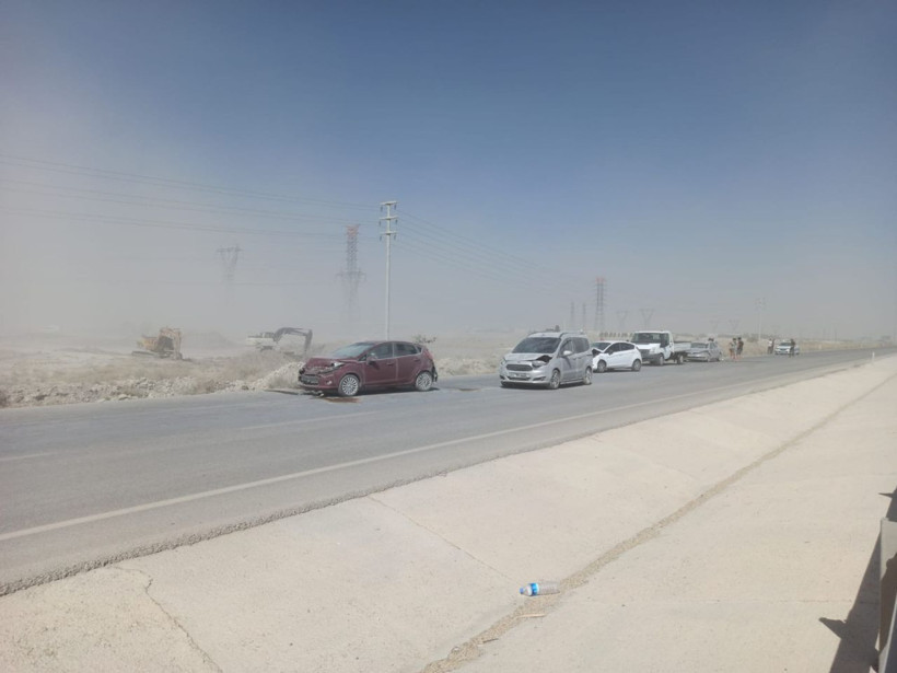 Konya'da kum fırtınası nedeniyle iki zincirleme kaza: 8 yaralı - Resim: 3