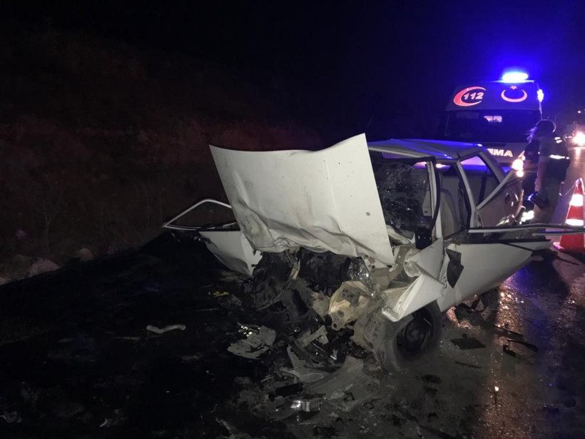 Gaziantep'te zincirleme trafik kazası 4 ölü 7 yaralı - Resim: 2