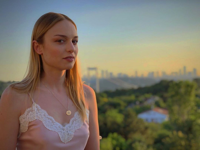 Yeni Hayat'ın Nevin'i Nilperi Şahinkaya'dan şaşırtan itiraf! O sözler psikolojimi bozdu - Resim: 2