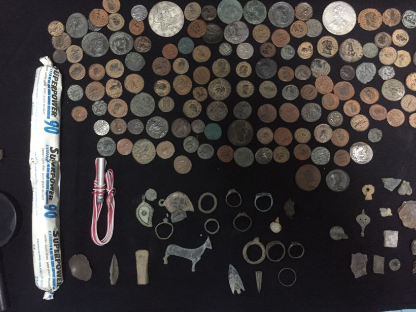 Adana'da dünyadaki ilk tıp diploması ele geçirildi! Müze gibi kaçakçılar - Resim: 4