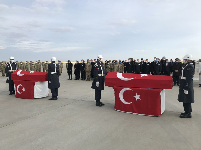 Suriye Resulayn'daki saldırıda şehit düşen 2 asker memleketlerine uğurlandı - Resim: 2