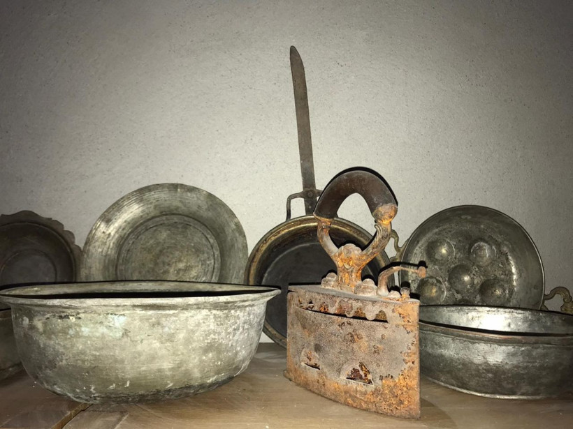 Eskişehir'de yıllardır hiçbir eşyayı atmıyor! Biriktirdikleri görenleri şaşkına çevirdi - Resim: 1