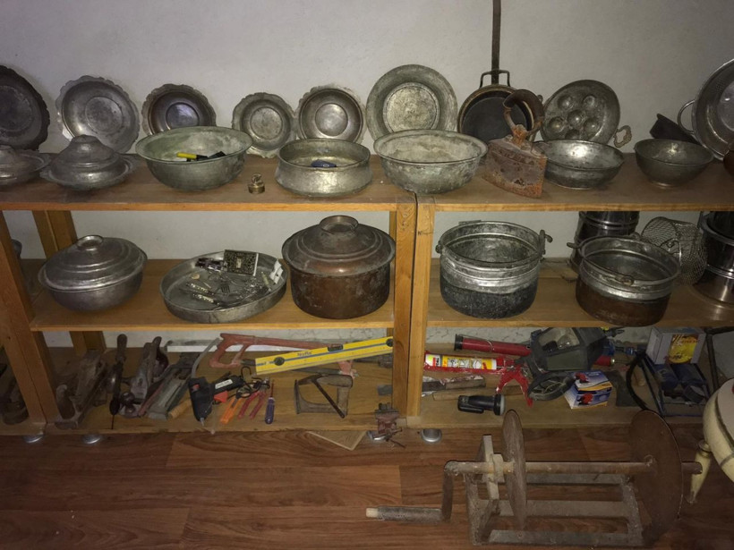 Eskişehir'de yıllardır hiçbir eşyayı atmıyor! Biriktirdikleri görenleri şaşkına çevirdi - Resim: 2