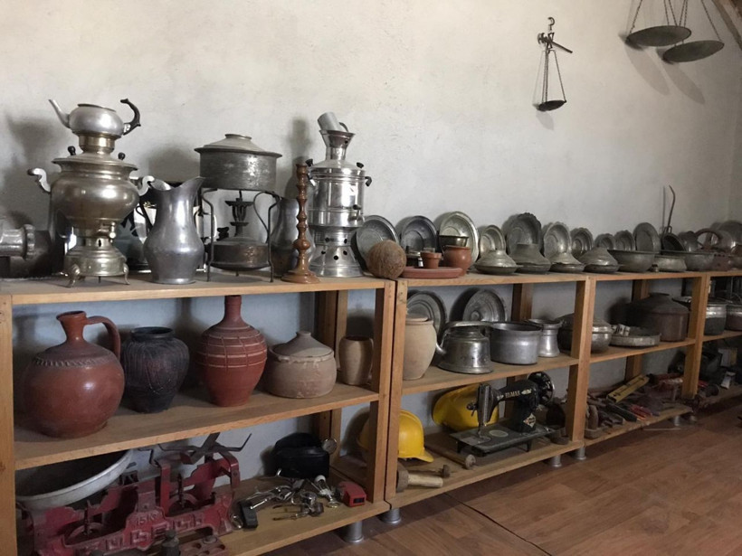 Eskişehir'de yıllardır hiçbir eşyayı atmıyor! Biriktirdikleri görenleri şaşkına çevirdi - Resim: 4