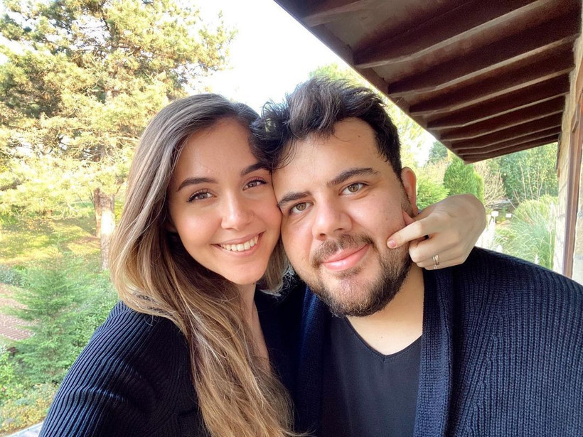 Benzerlikleri herkesi güldürdü! Berfu Yenenler eşi Eser Yenenler'i paylaştı - Resim: 4