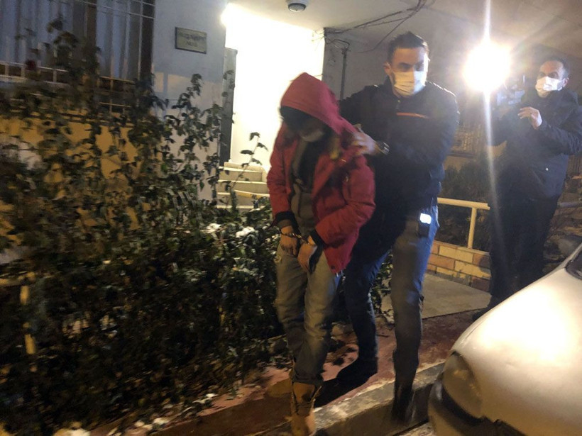 Ankara'da uyuşturucu kullanılan eve baskın: 7 gözaltı - Resim: 3