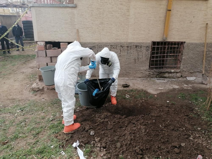 Aksaray'da bulundu! Toprağın altında esrarengiz gömü ekipleri harekete geçirdi - Resim: 2