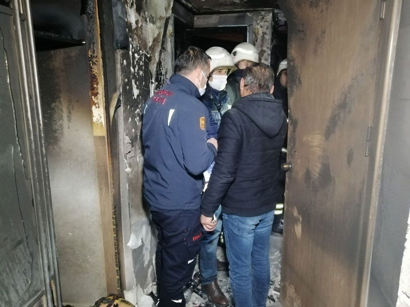 Aksaray'da otel odasında korkunç anlar! Benzinle kendini yakarak intihar etmek istedi - Resim: 2