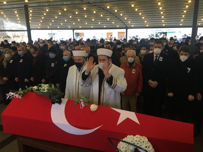 Doğan Cüceloğlu gözyaşlarıyla son yolculuğuna uğurlandı - Resim: 3