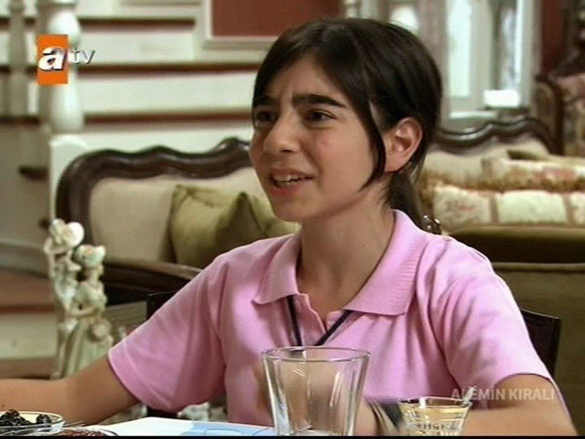 Alemin Kralı Oben Birsu Demir düğmeleri açıp iç çamaşırıyla poz verdi! - Resim: 1