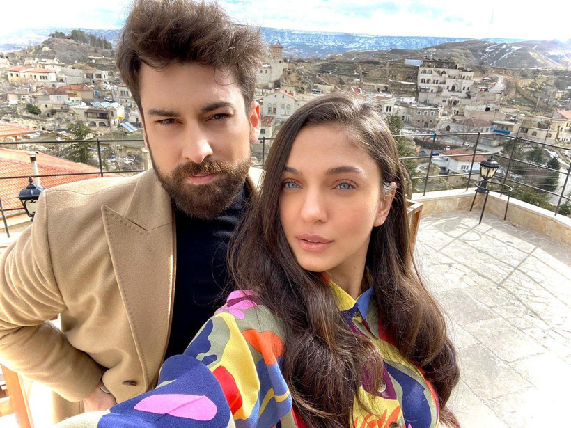 FOX TV Zümrüdüanka'nın yıldızı Ceren Yılmaz bakın kiminle aşk yaşıyor - Resim: 1