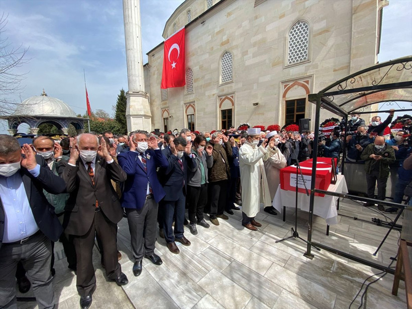 Pilot Yüzbaşı Burak Gençcelep'in cenazesinde yürek dağlayan görüntü - Resim: 2