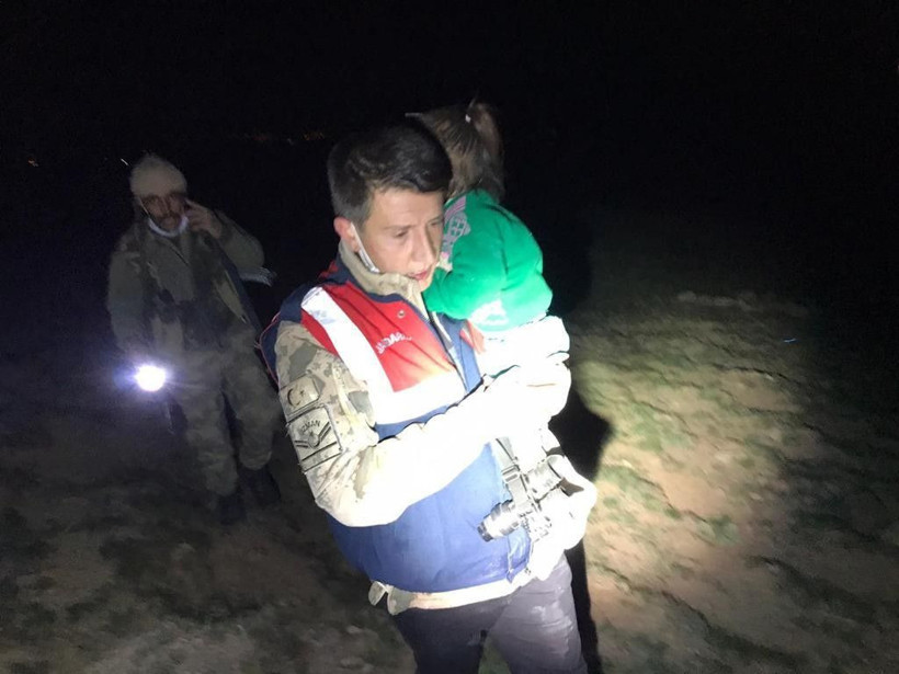 Yürekler ağızlara geldi! Van'da kaybolan minik Şeyma 6 saat sonra taşların arasında bulundu - Resim: 2