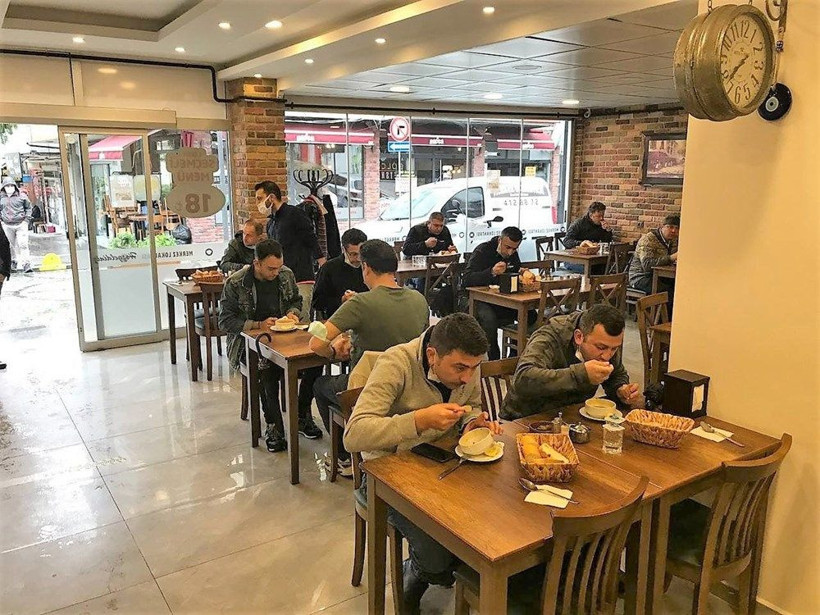 Restoran ve kafelerde müşteri sevinci! ‘Normalleşme'de ilk gün böyle yansıdı - Resim: 1
