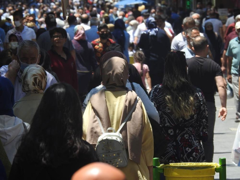 Üç büyükşehirde düşüş sürüyor! Kovid-19 vaka sayısı 67 ilde azaldı, 14 ilde arttı - Resim: 3