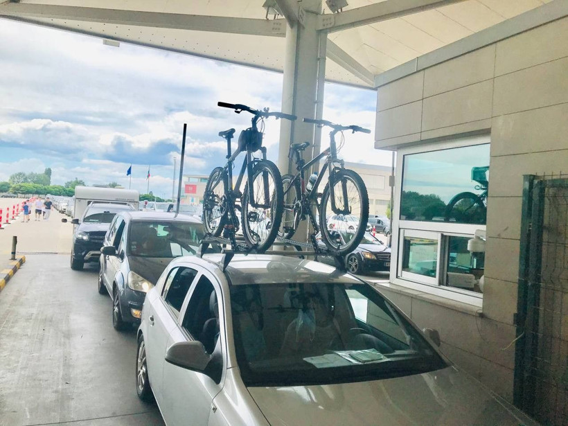 Akın akın Türkiye'ye geliyorlar! Uzun kuyruklar oluştu: Memleketimiz gibisi yok - Resim: 3