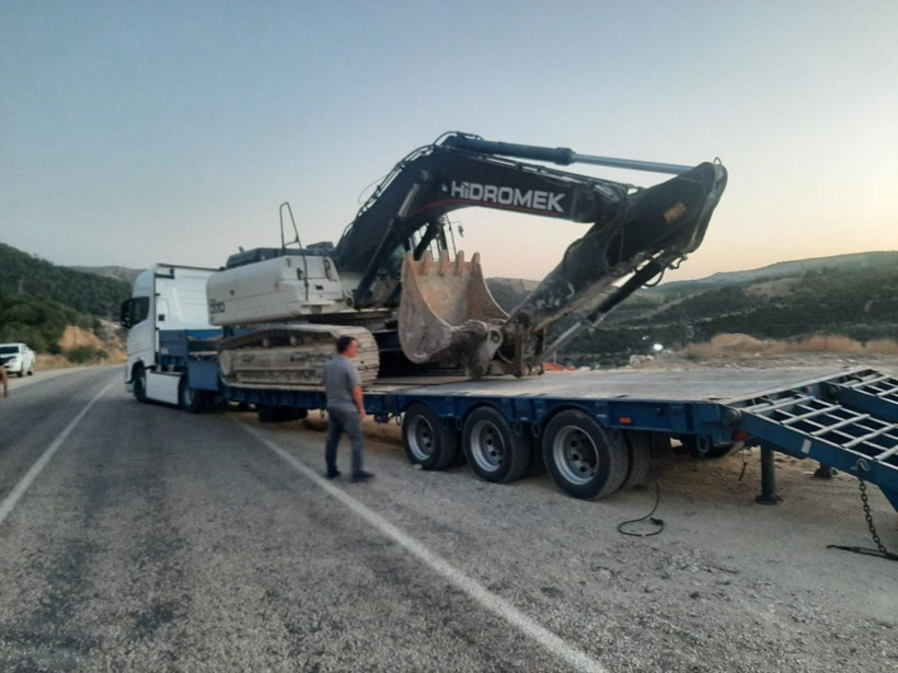 MSB duyurdu: Kara, Deniz ve Hava Kuvvetleri yangına iş makinelerini taşıdı - Resim: 2