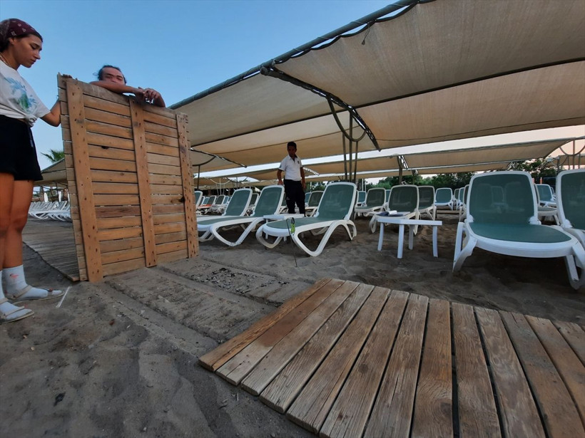 Antalya'da bir otelin ahşap yürüme yoluna sıkışan 60 caretta caretta yavrusu ölü bulundu - Resim: 3