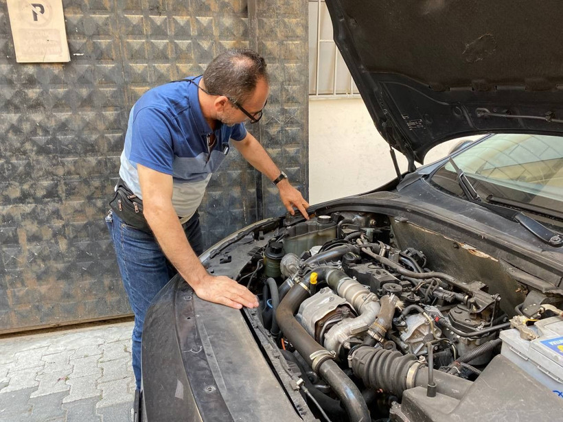 Üsküdar'da aldığı ikinci el aracın önü benzinli arkası dizel çıktı - Resim: 1