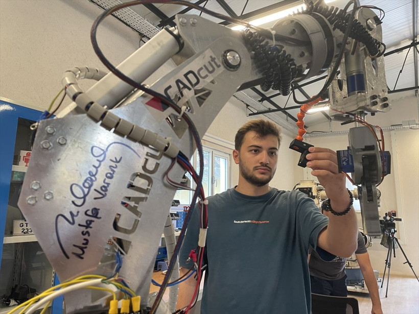 Kocaeli'de üniversite öğrencileri insansız 'uzay keşif aracı' üretti - Resim: 4