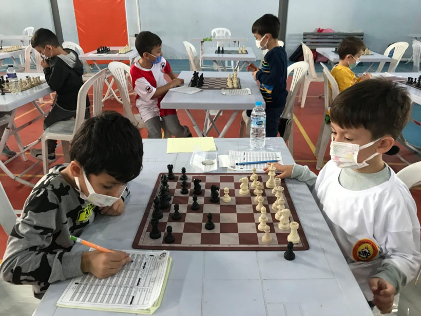 'Şahlar' Ercan Kıvrak İlkokulu'nda buluştu! 175 minik santranççı yarıştı - Resim: 4