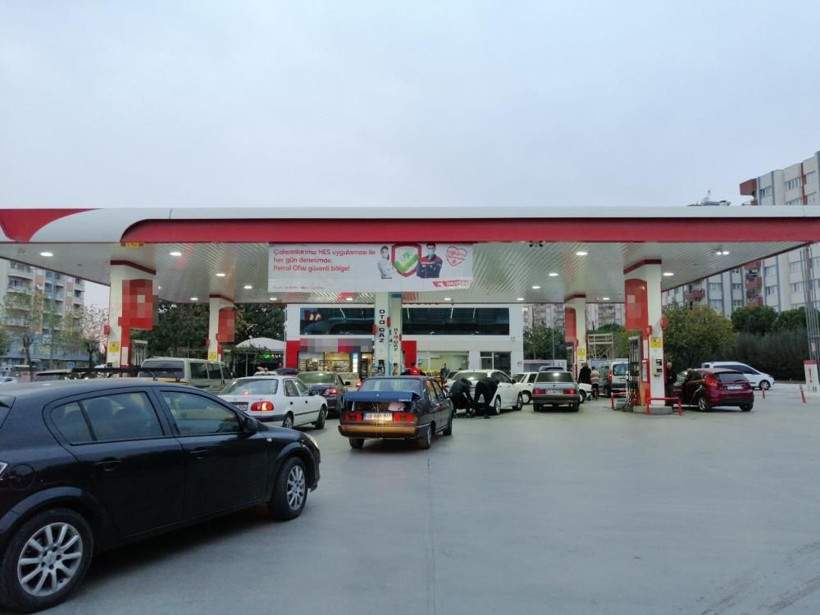 Akaryakıt istasyonlarında zam kuyruğu - Resim: 2